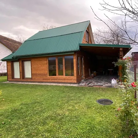 Near Waterfall Дом отдыха