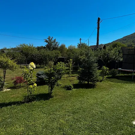 بيت للعطل Near Waterfall